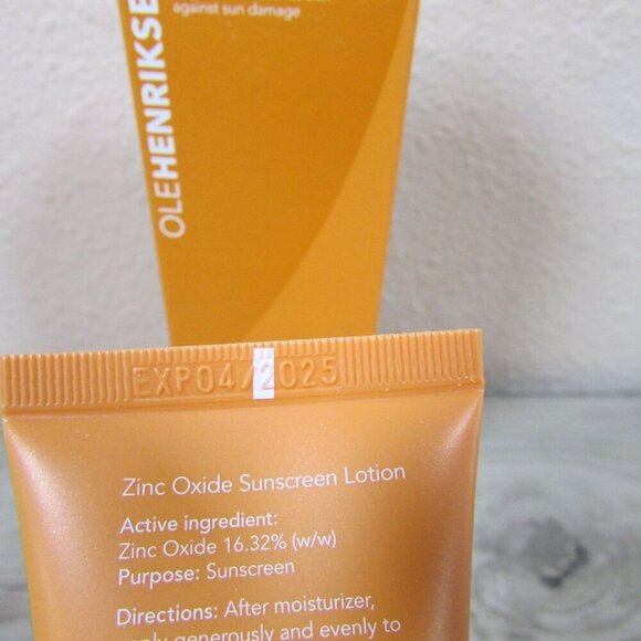 OleHenriksen Banana Bright Mineral Broad Spectrum Sunscreen SPF 30 1.7 fl oz/50 - Picture 4 of 4